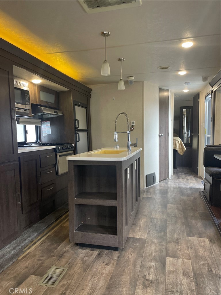 795 47 Property Photo 2