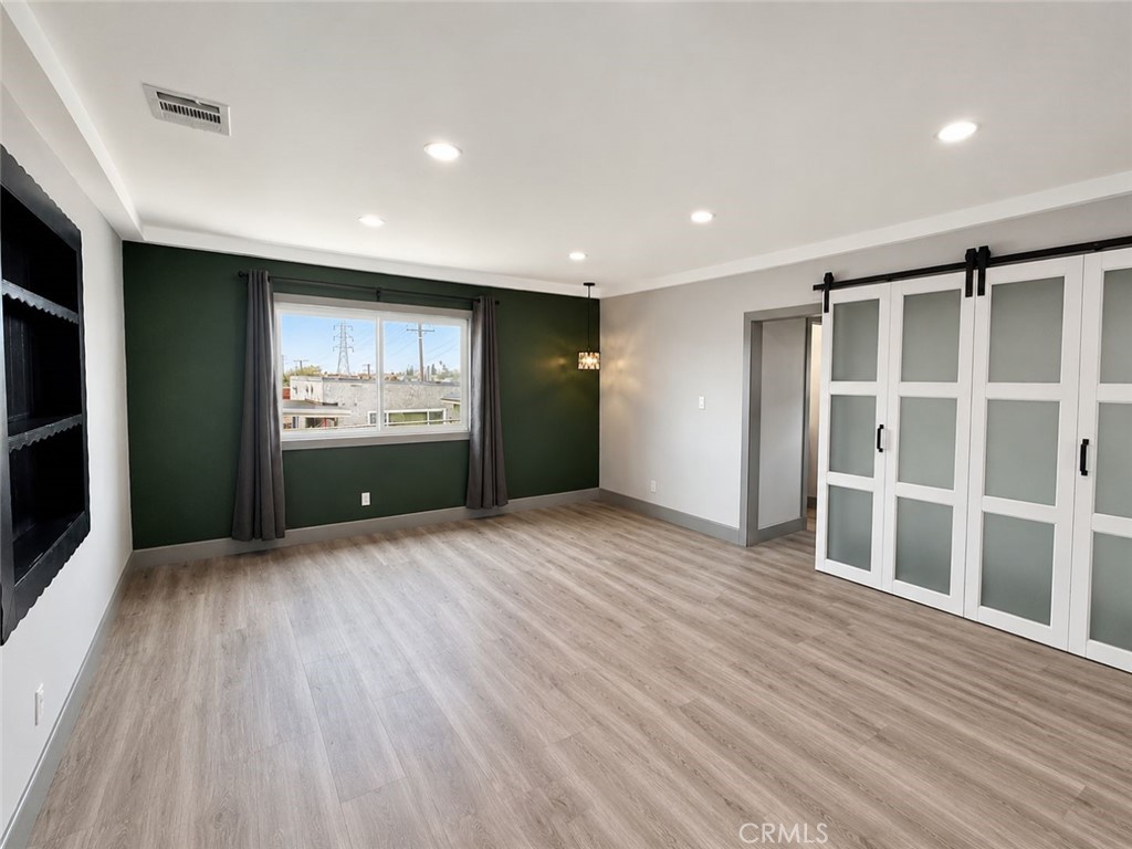 401 W Doncrest Property Photo 18