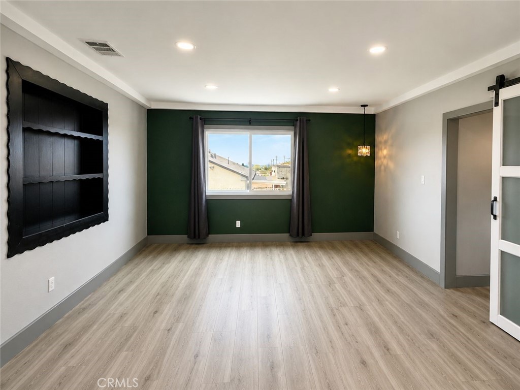 401 W Doncrest Property Photo 19