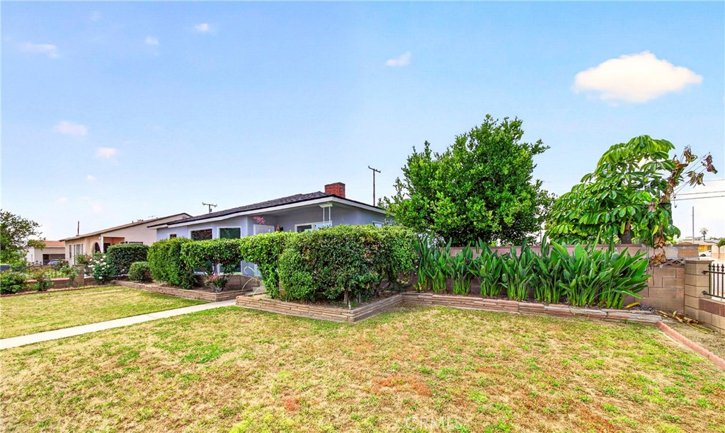 639 N Nora Property Photo 3