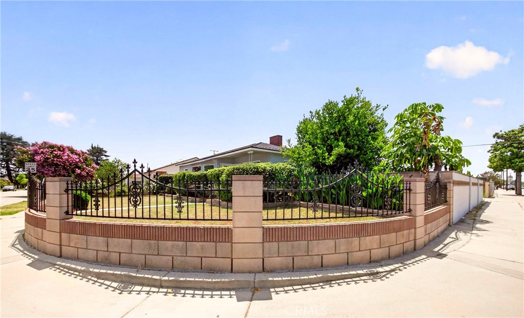 639 N Nora Property Photo 5