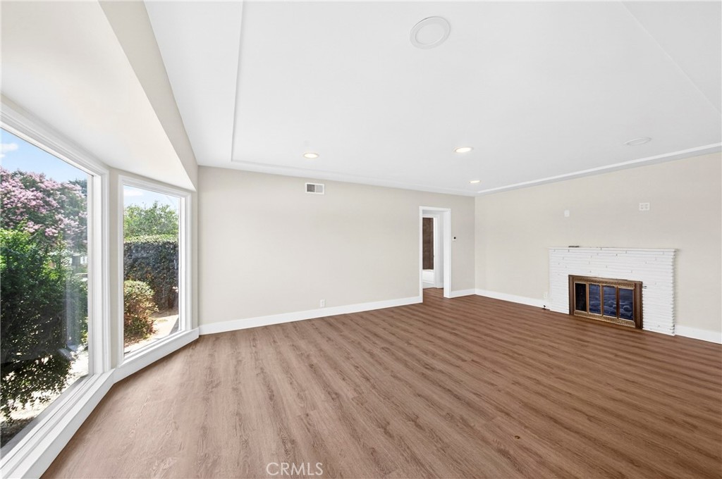 639 N Nora Property Photo 9