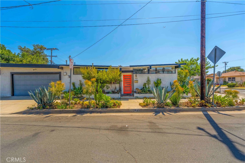 900 S 4th Property Photo 1