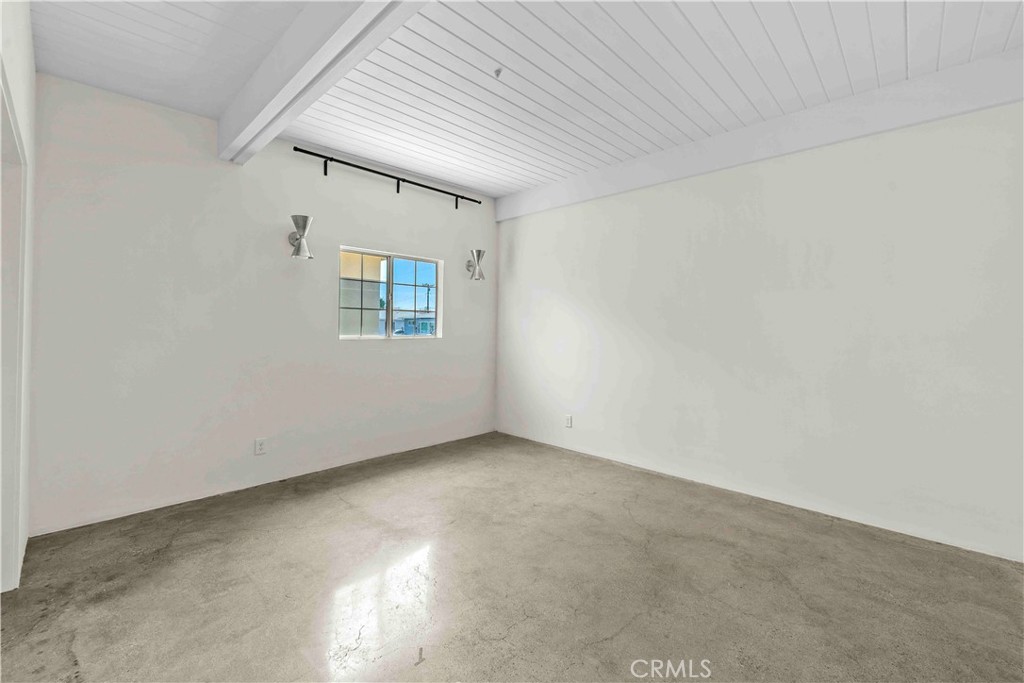 900 S 4th Property Photo 10