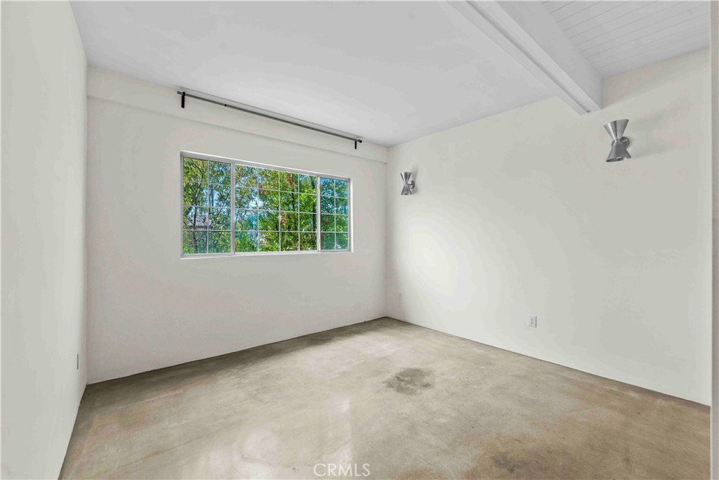 900 S 4th Property Photo 13