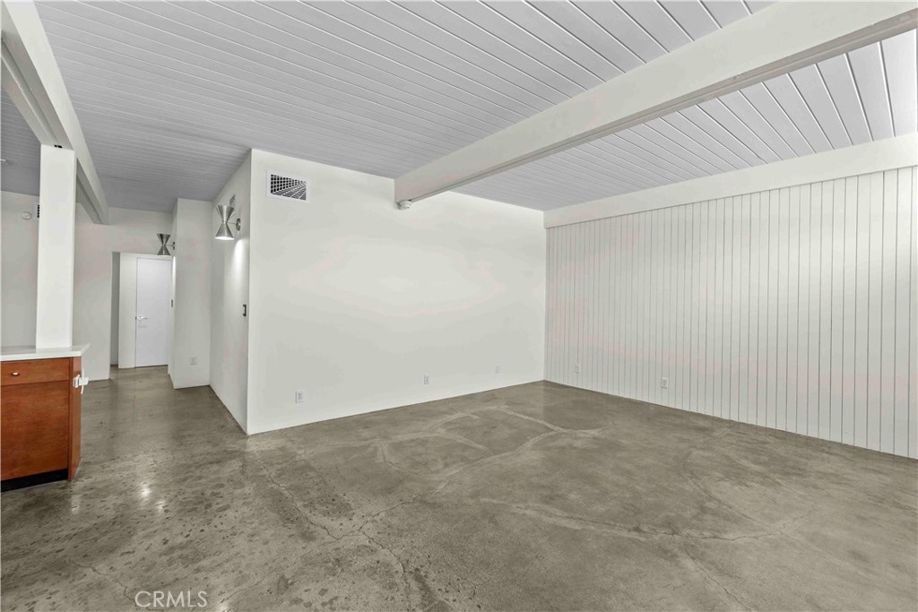 900 S 4th Property Photo 18