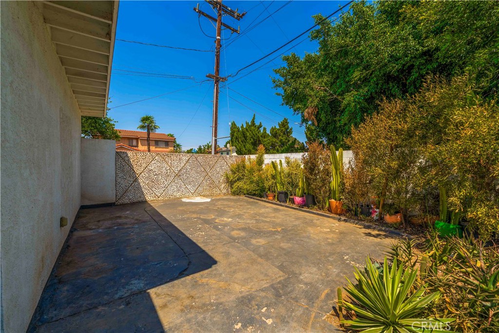 900 S 4th Property Photo 24