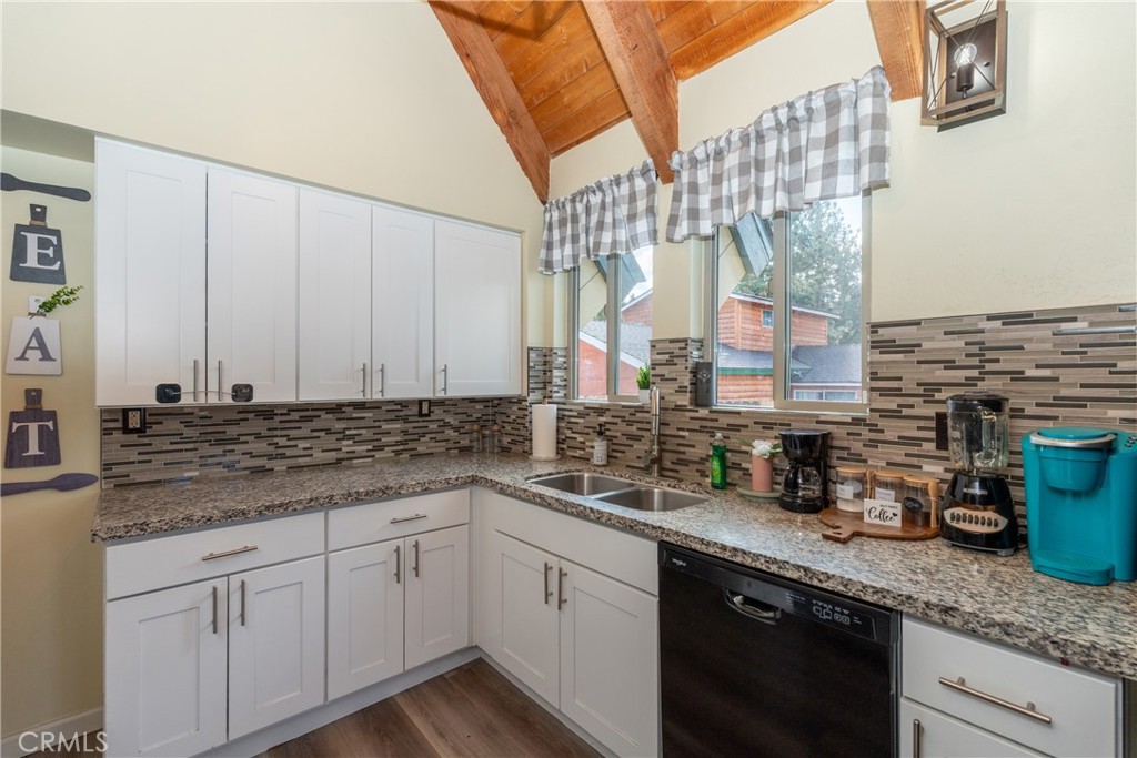 115 Sunset Property Photo 18