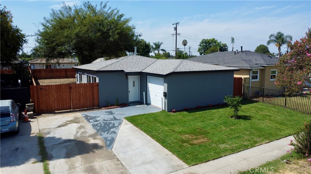 4950 E San Rafael Property Photo 1