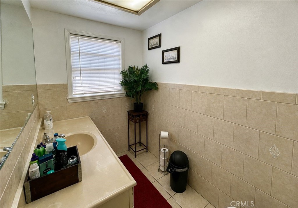 824 S 6th Property Photo 12