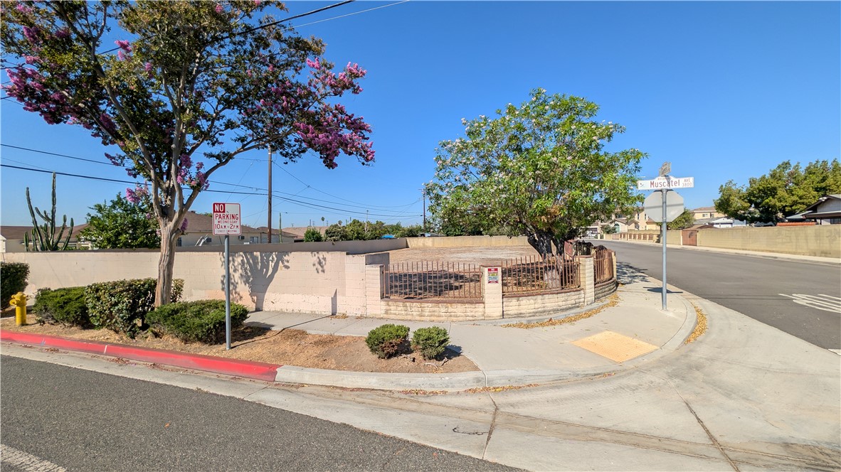 8780 Guess Property Photo 1