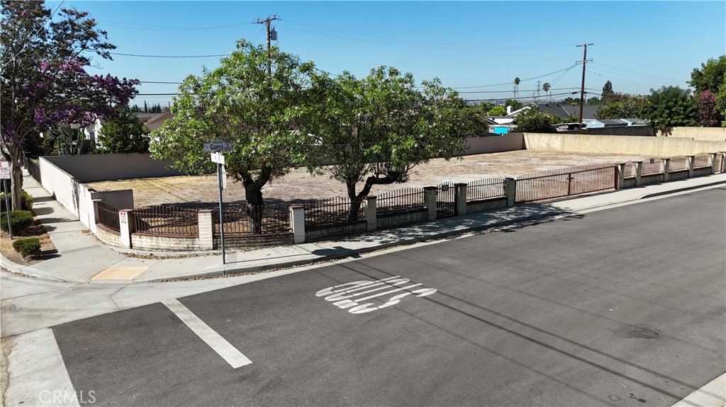 8780 Guess Property Photo 2