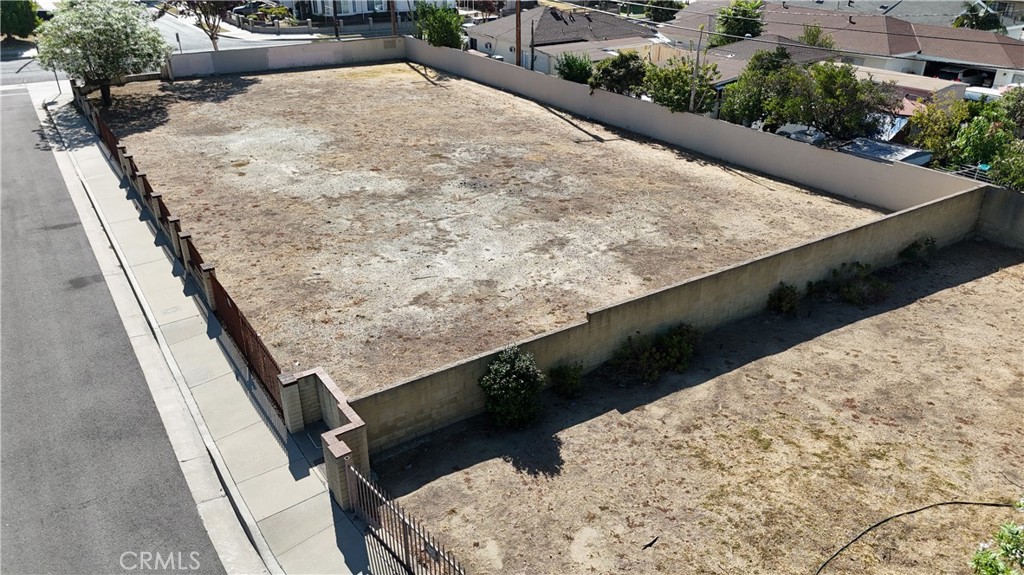 8780 Guess Property Photo 4