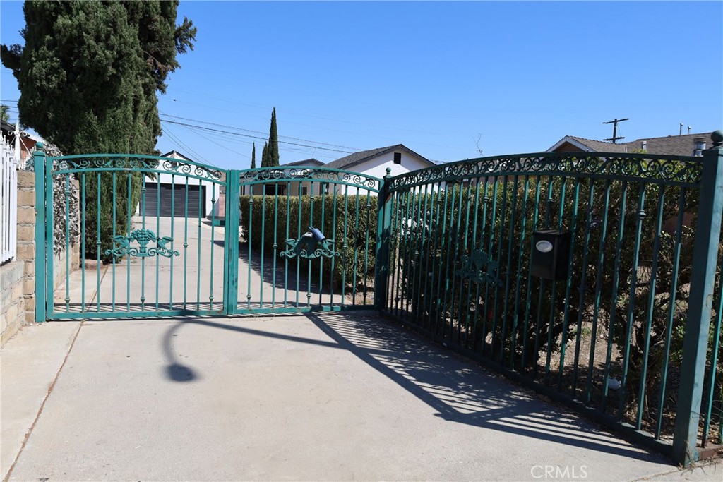 742 Simmons Property Photo 2