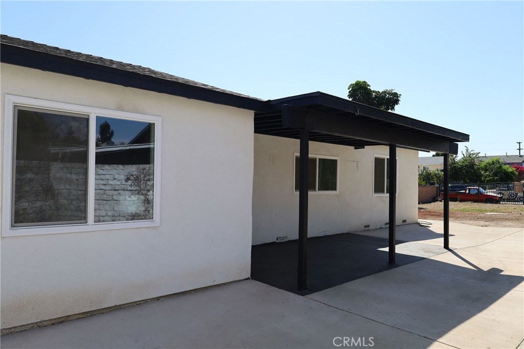 742 Simmons Property Photo 17