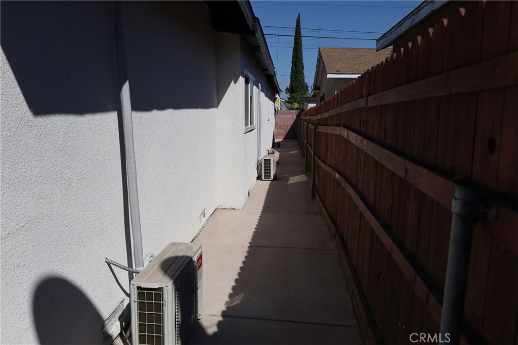 742 Simmons Property Photo 23