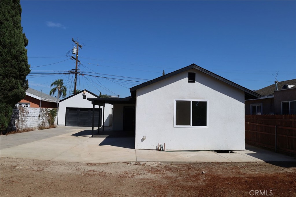 742 Simmons Property Photo 24