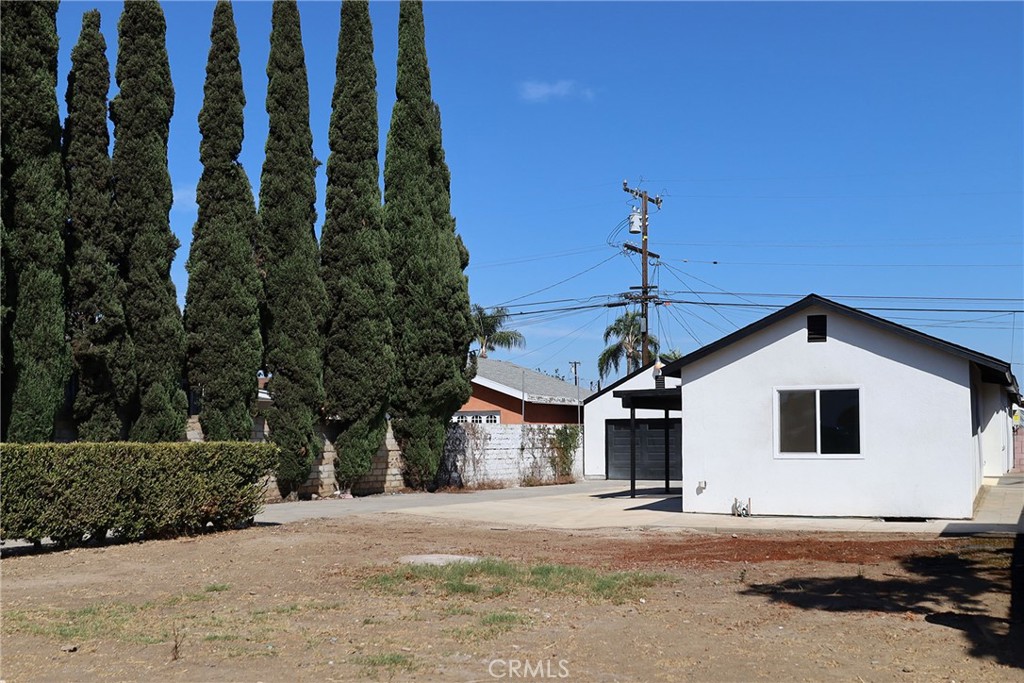 742 Simmons Property Photo 25