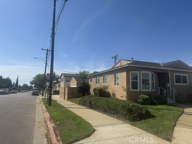1057 S 5th Street Property Photo 2