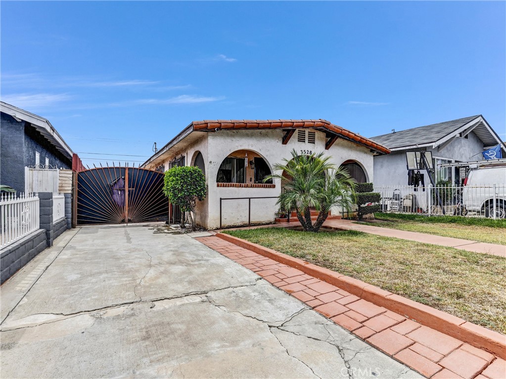 3528 Beswick Property Photo 3