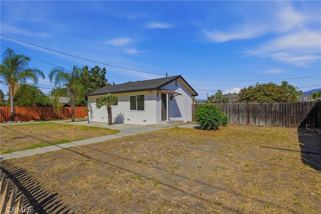 883 E Columbia Avenue Property Photo 5
