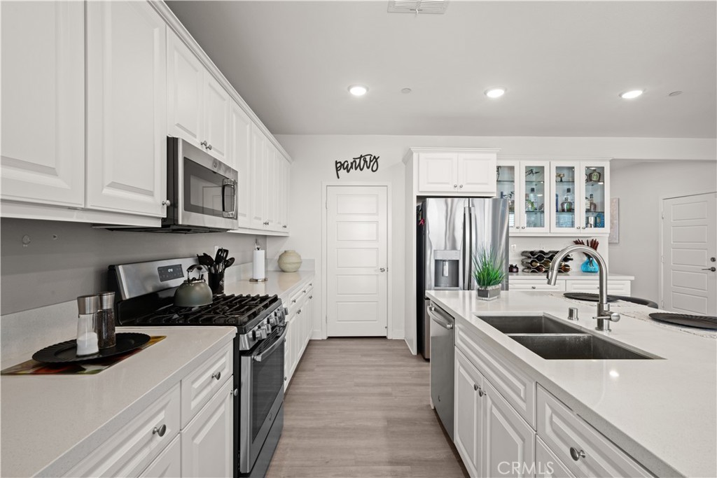 1519 Village Green Property Photo 15