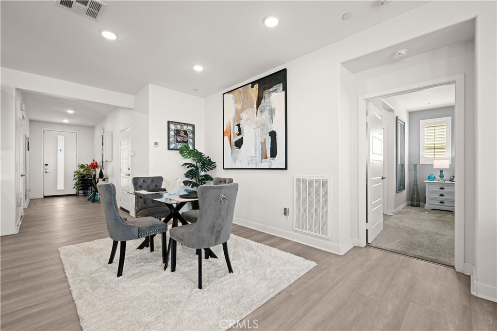 1519 Village Green Property Photo 18