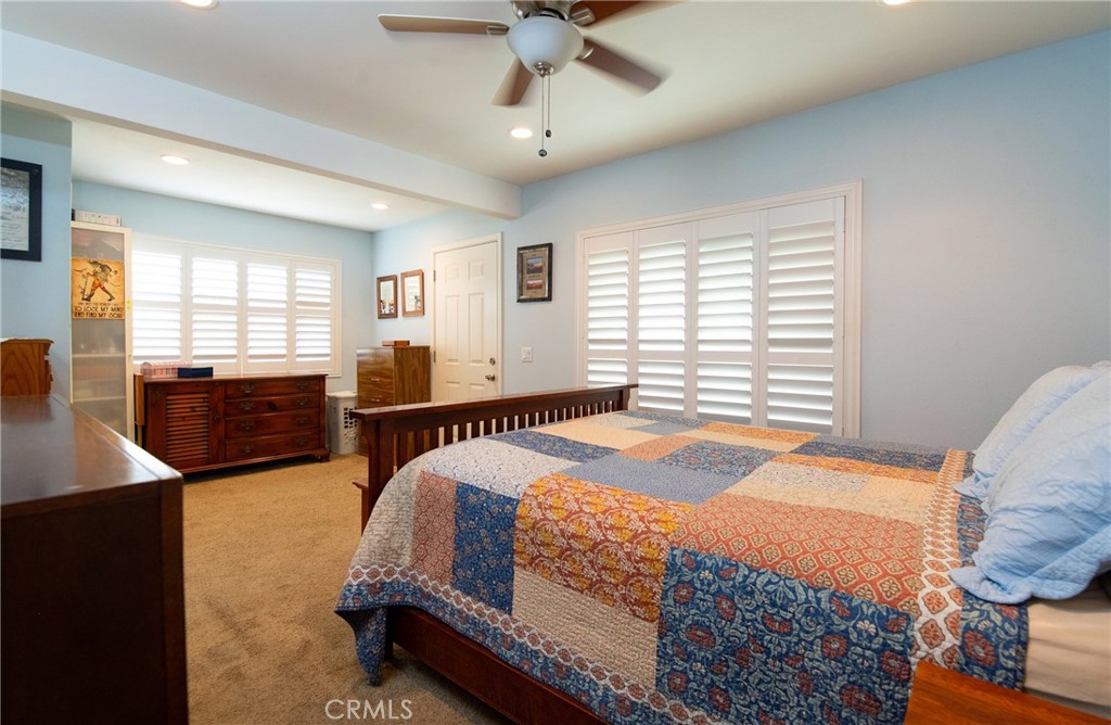 11926 Rives Avenue Property Photo 7