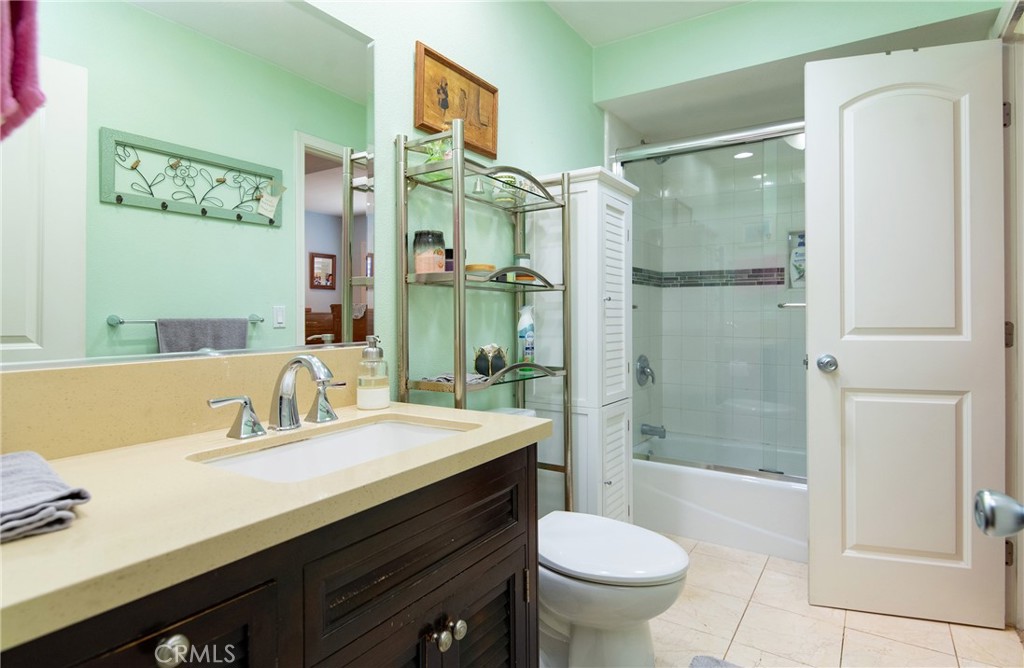 11926 Rives Avenue Property Photo 8