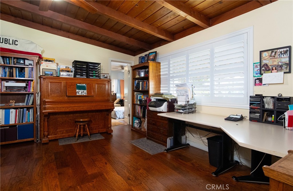 11926 Rives Avenue Property Photo 11