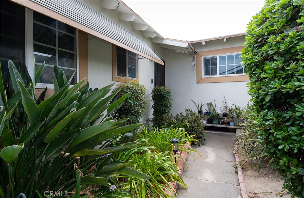 11926 Rives Avenue Property Photo 23