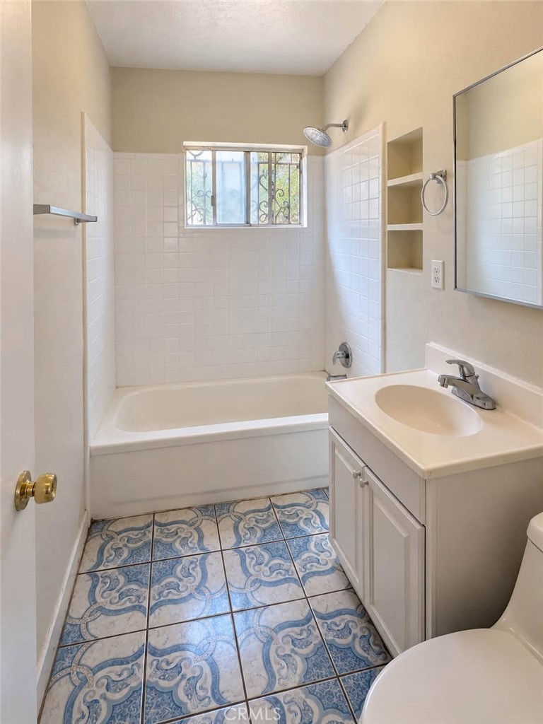 2184 Roosevelt Avenue Property Photo 11