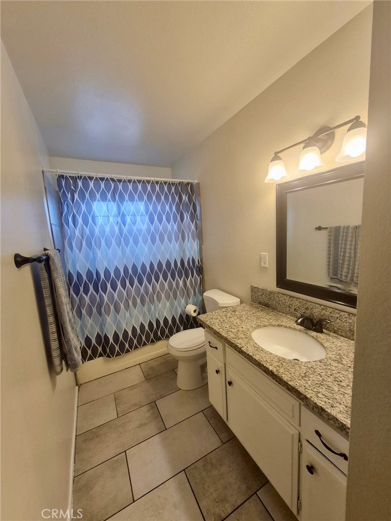 9785 Vine Property Photo 4