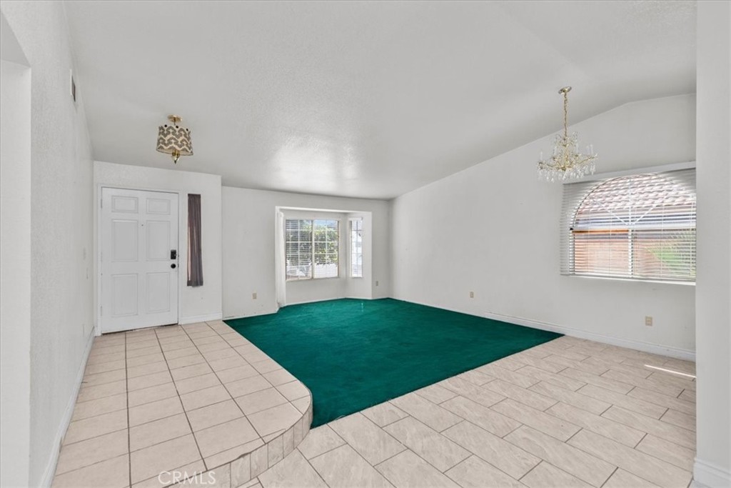 1534 Clyde Street Property Photo 5