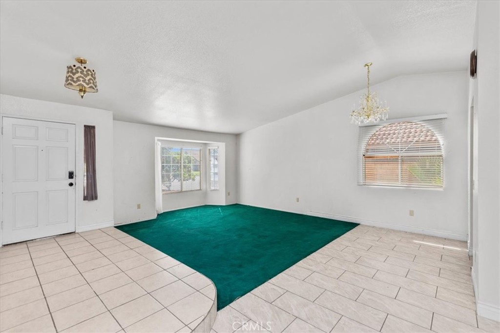 1534 Clyde Street Property Photo 6