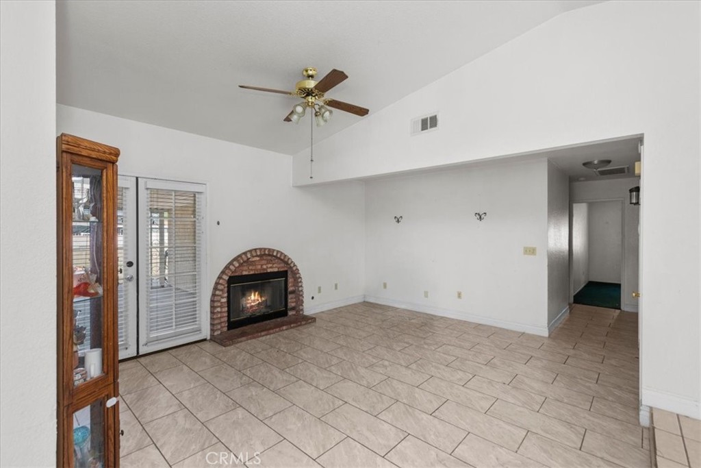 1534 Clyde Street Property Photo 9
