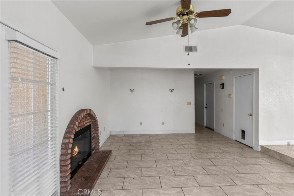 1534 Clyde Street Property Photo 10