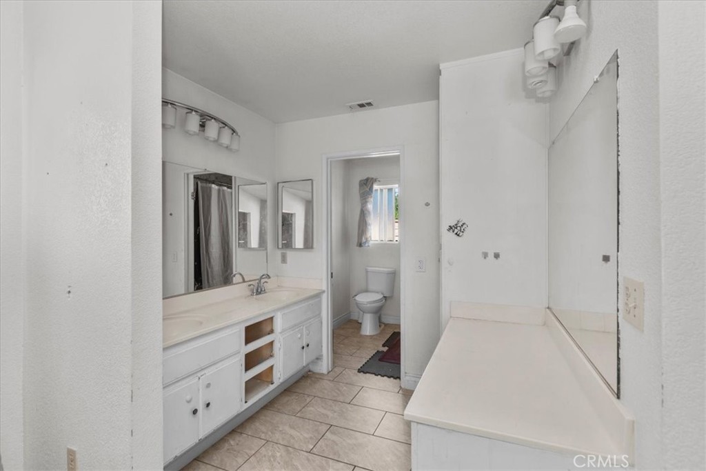1534 Clyde Street Property Photo 28