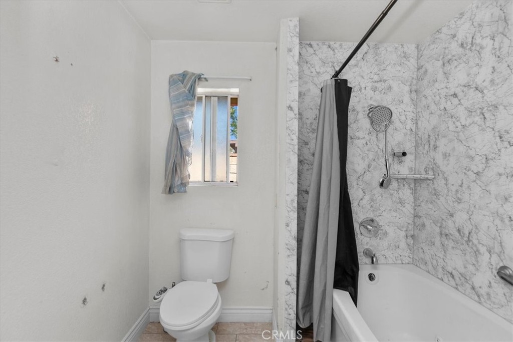 1534 Clyde Street Property Photo 29