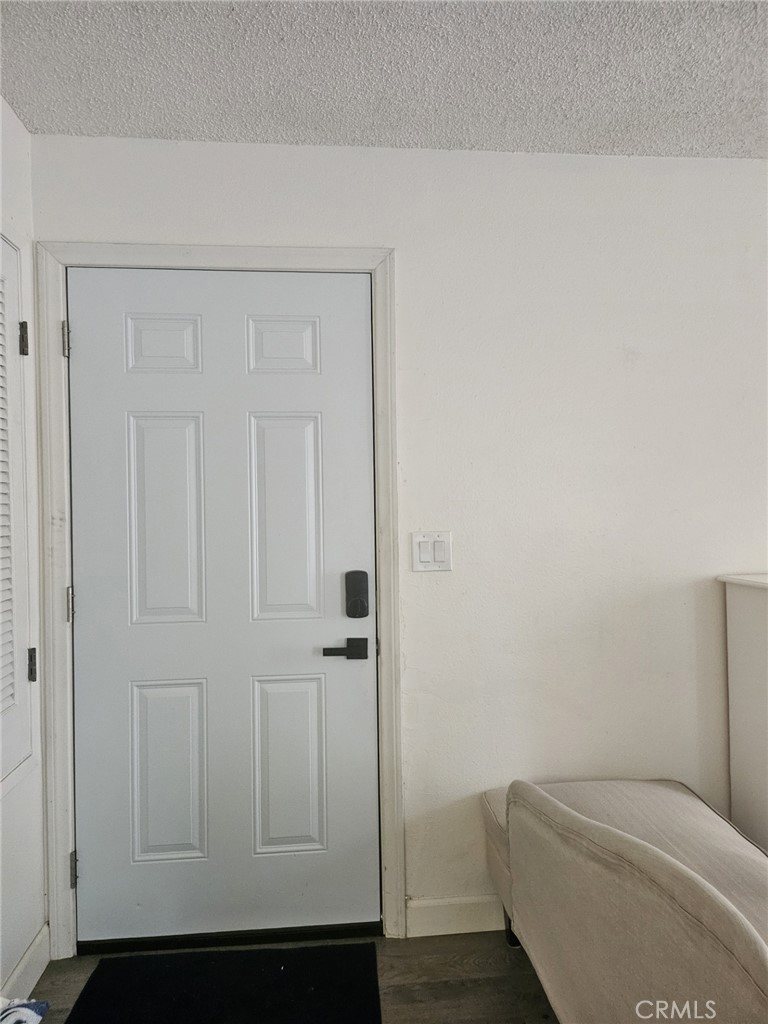1025 N Tippecanoe Avenue Property Photo 5