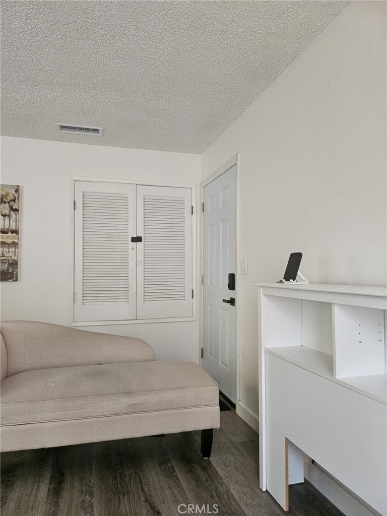 1025 N Tippecanoe Avenue Property Photo 7