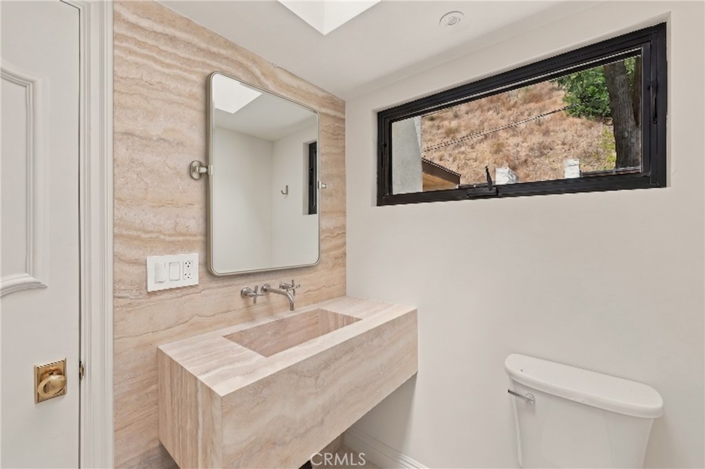 3858 Alta Mesa Property Photo 4