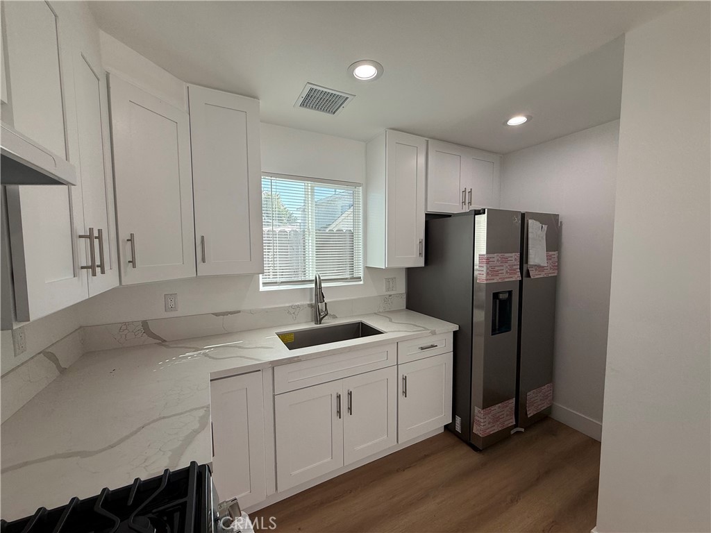 2808 Exposition Pl Property Photo 5