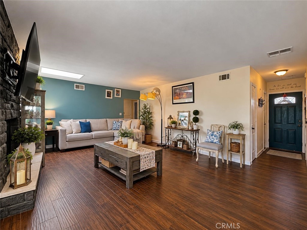 17359 Hawthorne Avenue Property Photo 3