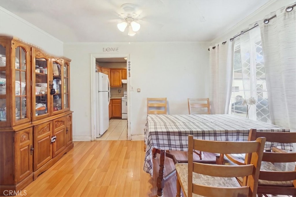 2821 N Hollister Avenue Property Photo 11