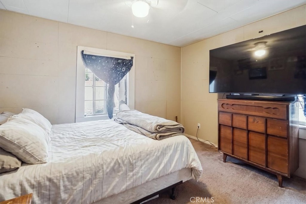2821 N Hollister Avenue Property Photo 23