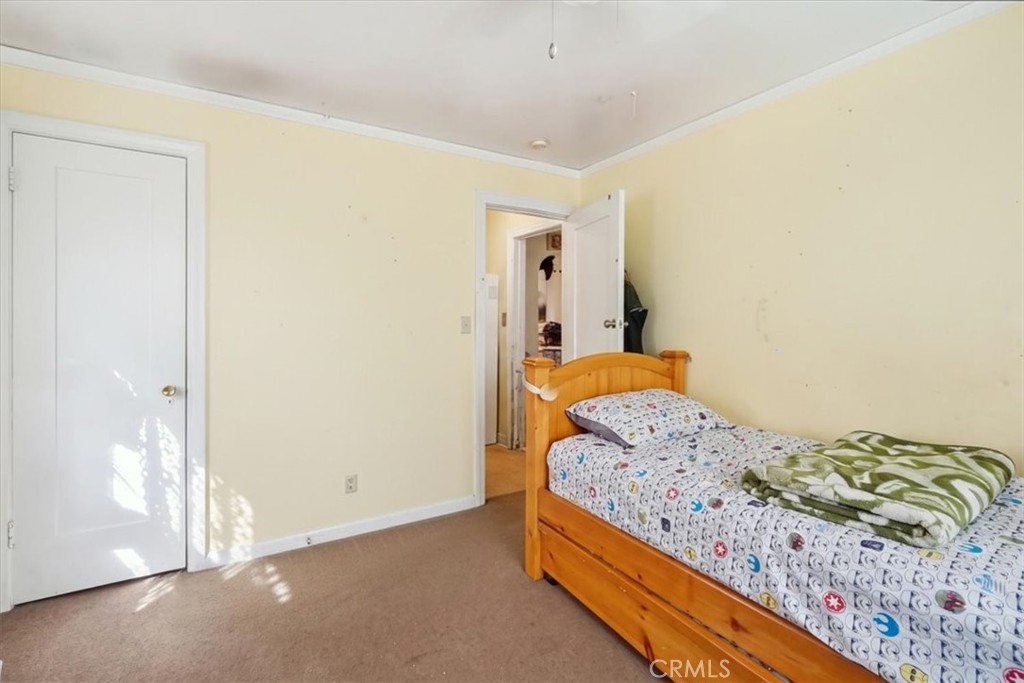2821 N Hollister Avenue Property Photo 24