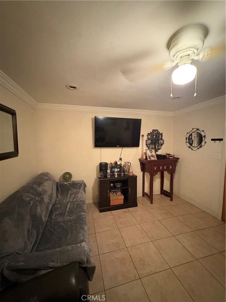 223 S Kern Property Photo 4