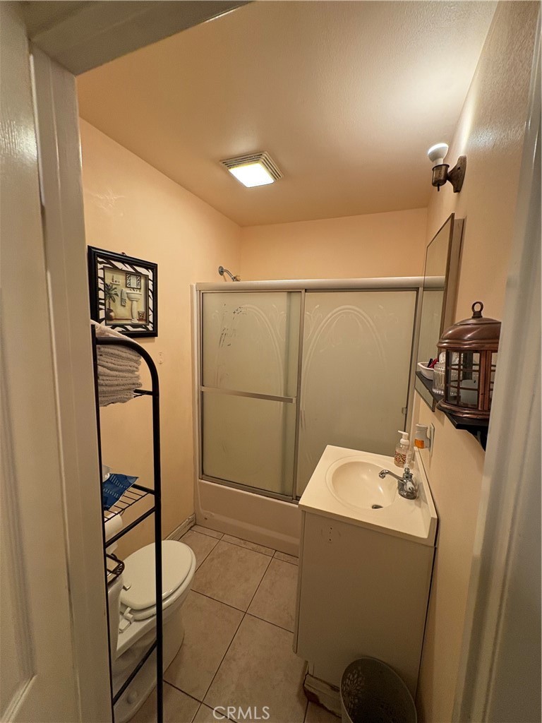 223 S Kern Property Photo 8