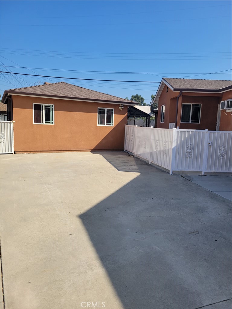 10503 Oberon Street Property Photo 3